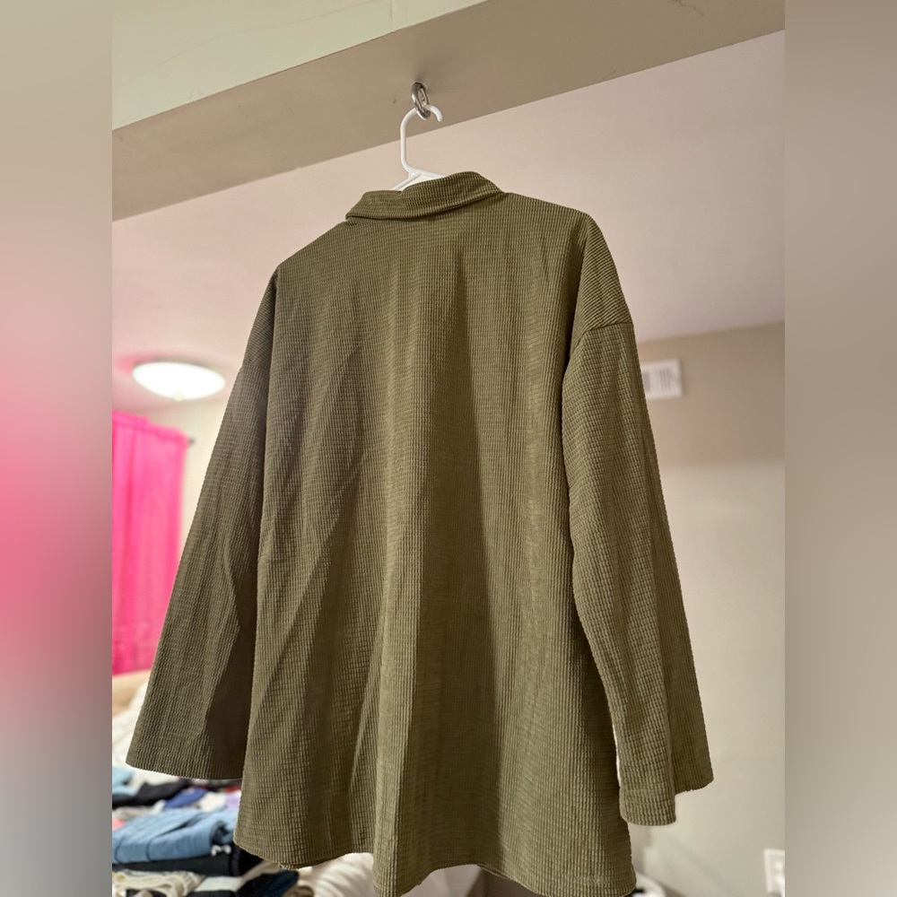 ✨OLIVE BUTTON DOWN✨ - Picture 2 of 7